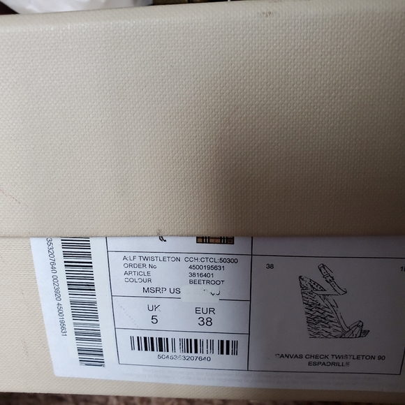 Like new Authentic Burberry Espadrille - Picture 4 of 13